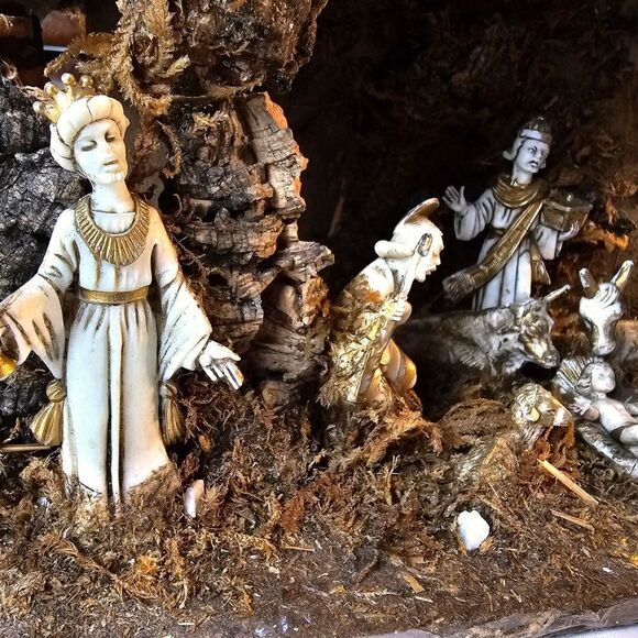 Vintage Wooden Made in Italy Christmas Nativity - Picture 5 of 11